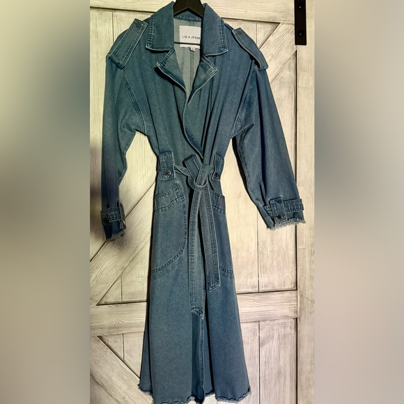 Classic Blue Jean Jacket with Rugged Texture - Picture 5 of 5